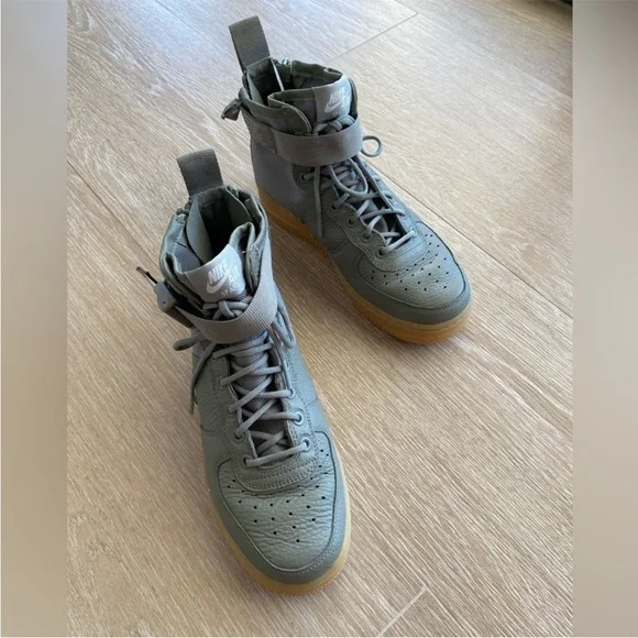 Nike Womens 2018 SF Air force 1 Mid ‘dark stucco’ sneakers!! Size US 7.5!! - Picture 10 of 11